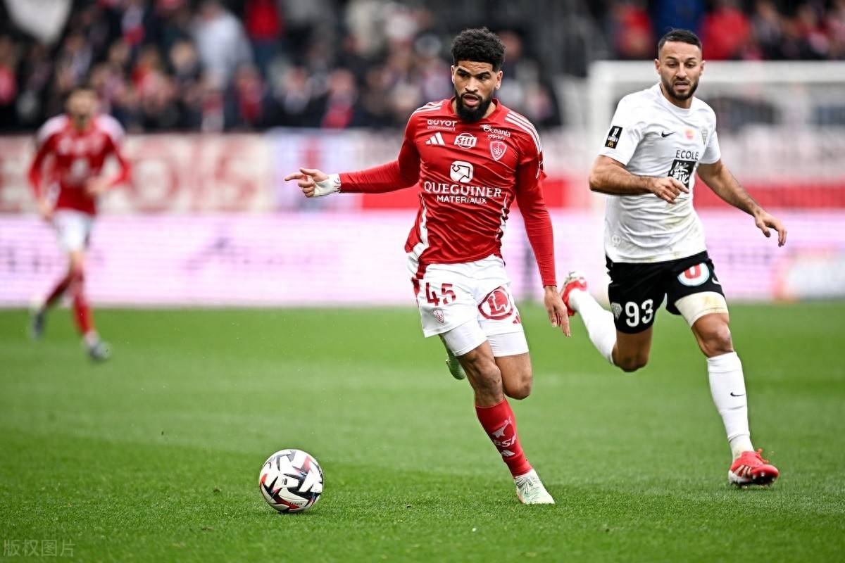 周日021法甲:布雷斯特迎战兰斯,稳健防线力阻客队抢分