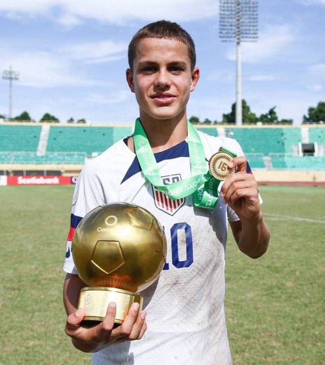 罗马诺：15岁沙利文7月将到曼城随队训练，他有望2027年加盟球队